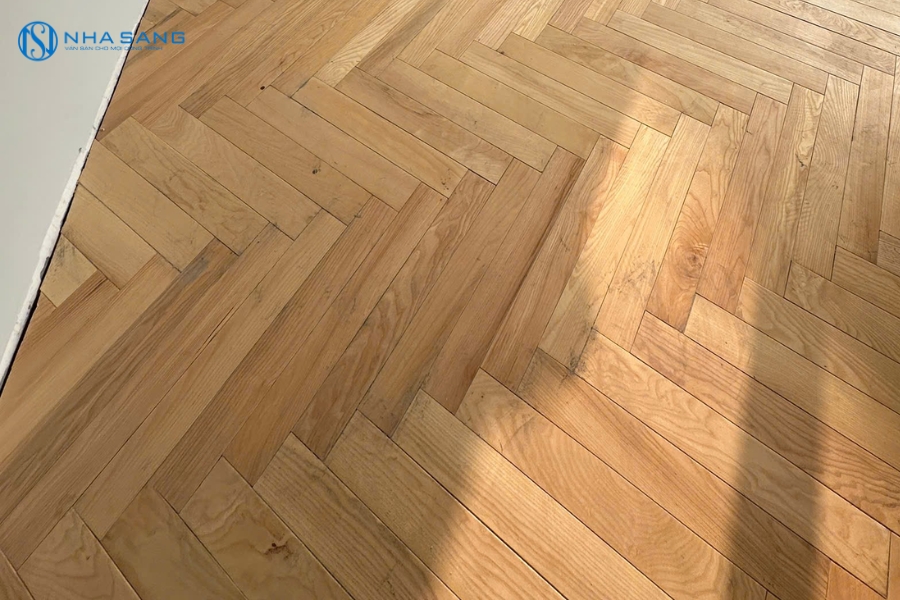 Sàn Gỗ Sồi Tự Nhiên: Lựa Chọn Sang Trọng Cho Không Gian Hiện Đại