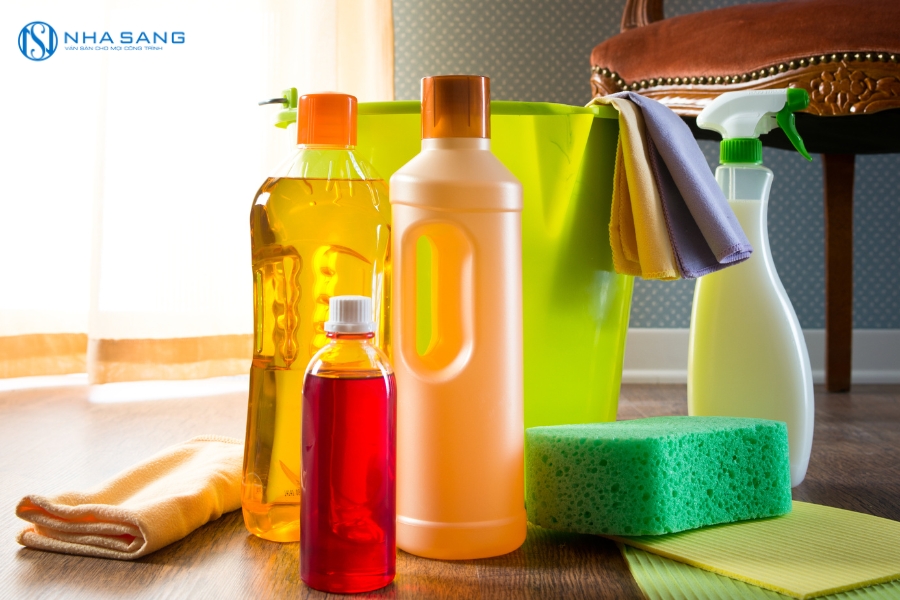 Cách Chọn Dung Dịch Lau Sàn Gỗ An Toàn Và Hiệu Quả