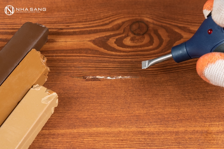 Hướng Dẫn Khắc Phục Sàn Gỗ Bị Trầy Xước Hiệu Quả Tại Nhà