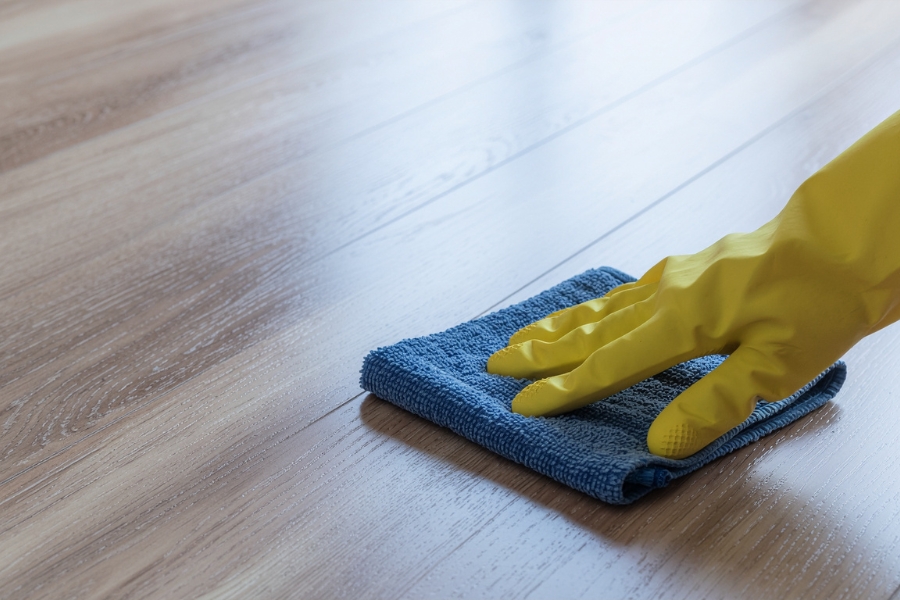 Nguyên Nhân Khiến Sàn Gỗ Công Nghiệp Nhanh Bạc Màu